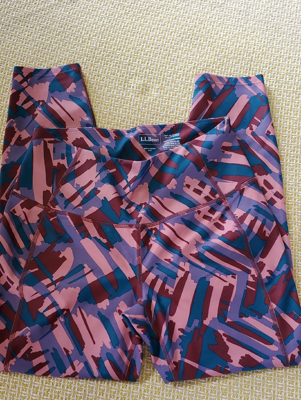 L.L. Bean Women's Abstract Print Leggings in Pink & Teal